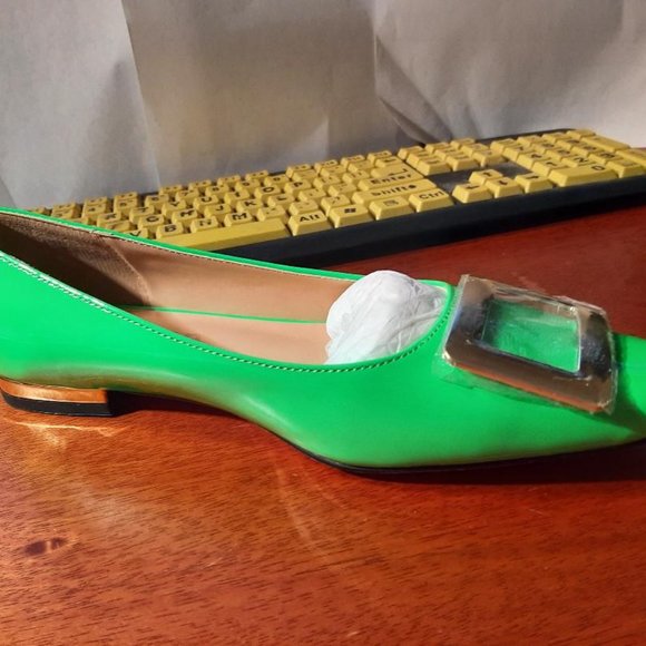 NEW ! TANAOEN Square Toe Gold Metal Buckle Pump Flat Green Size 7.5 - Picture 3 of 5